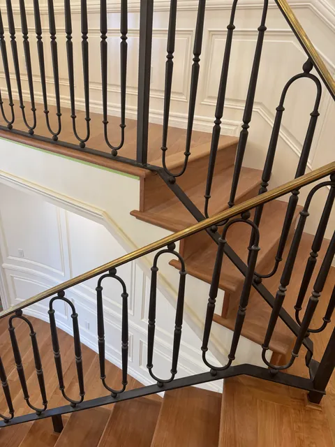 Custom hardwood staircase by SHS Hardwood Flooring